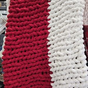 Cozy Knit Blanket - Red and White